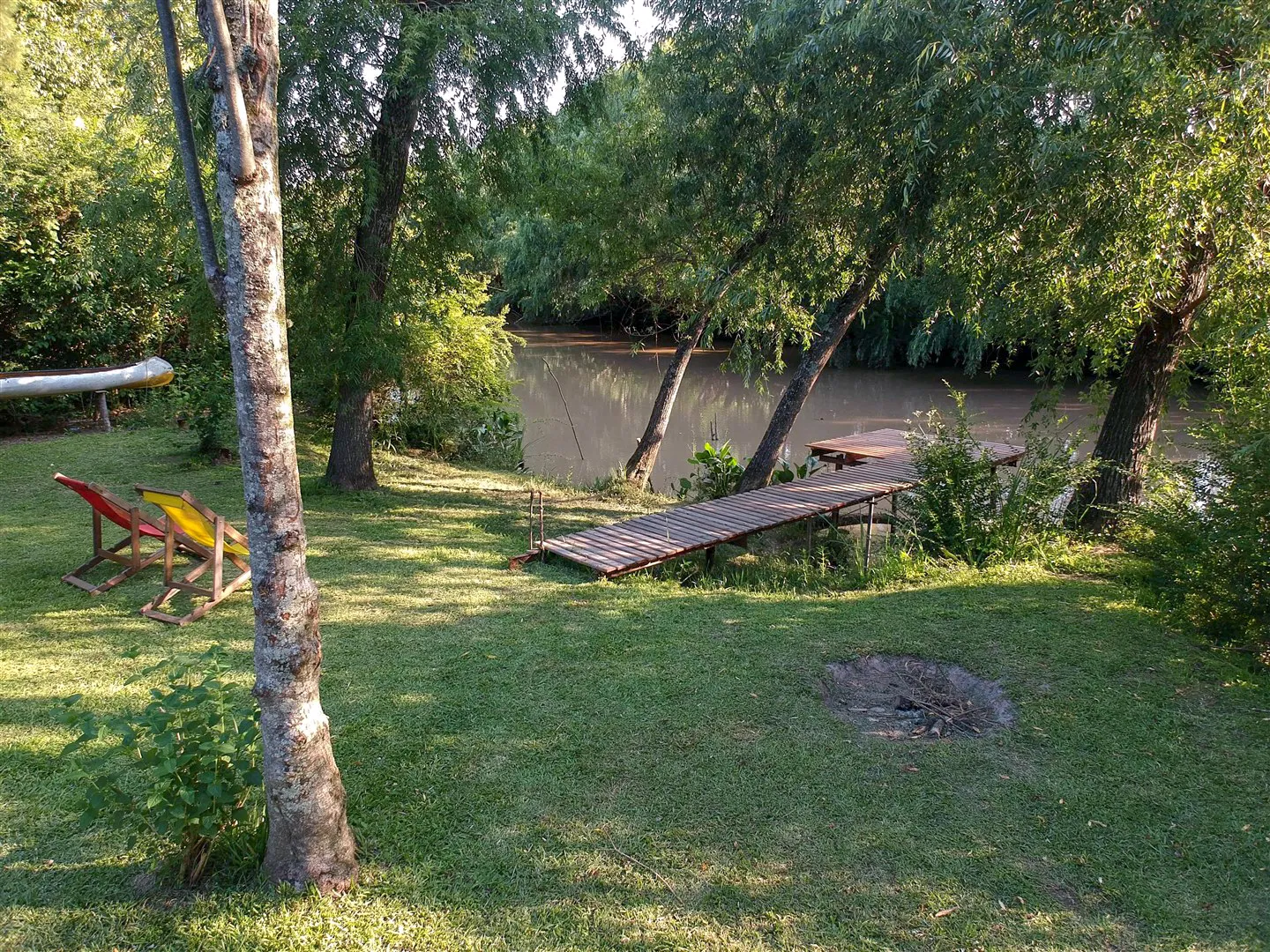 Raposeras y vegetación del río